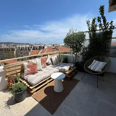 Charming Penthouse In - 10 Minutes From Seaside Appartamento