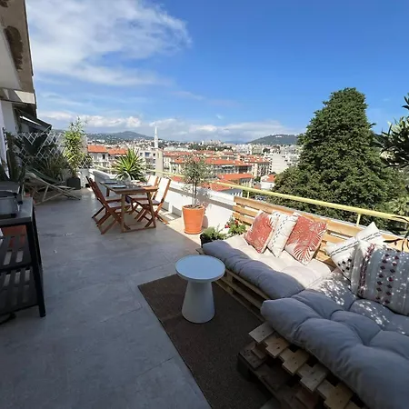 公寓 Charming Penthouse In - 10 Minutes From Seaside