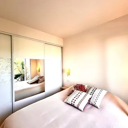 Charming Penthouse In - 10 Minutes From Seaside 尼斯