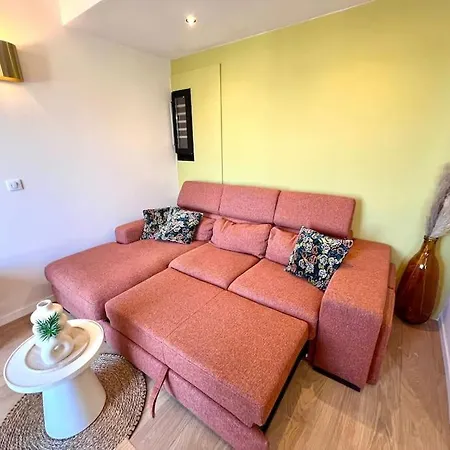 公寓 Charming Penthouse In - 10 Minutes From Seaside
